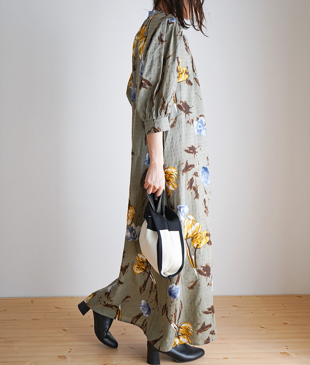 Green long dress with flower pattern