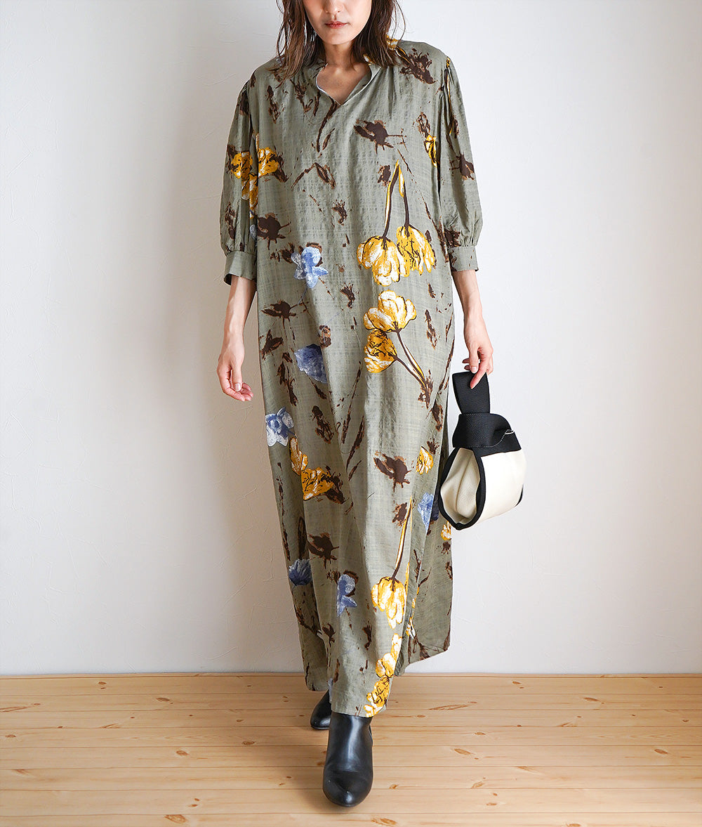 Green long dress with flower pattern