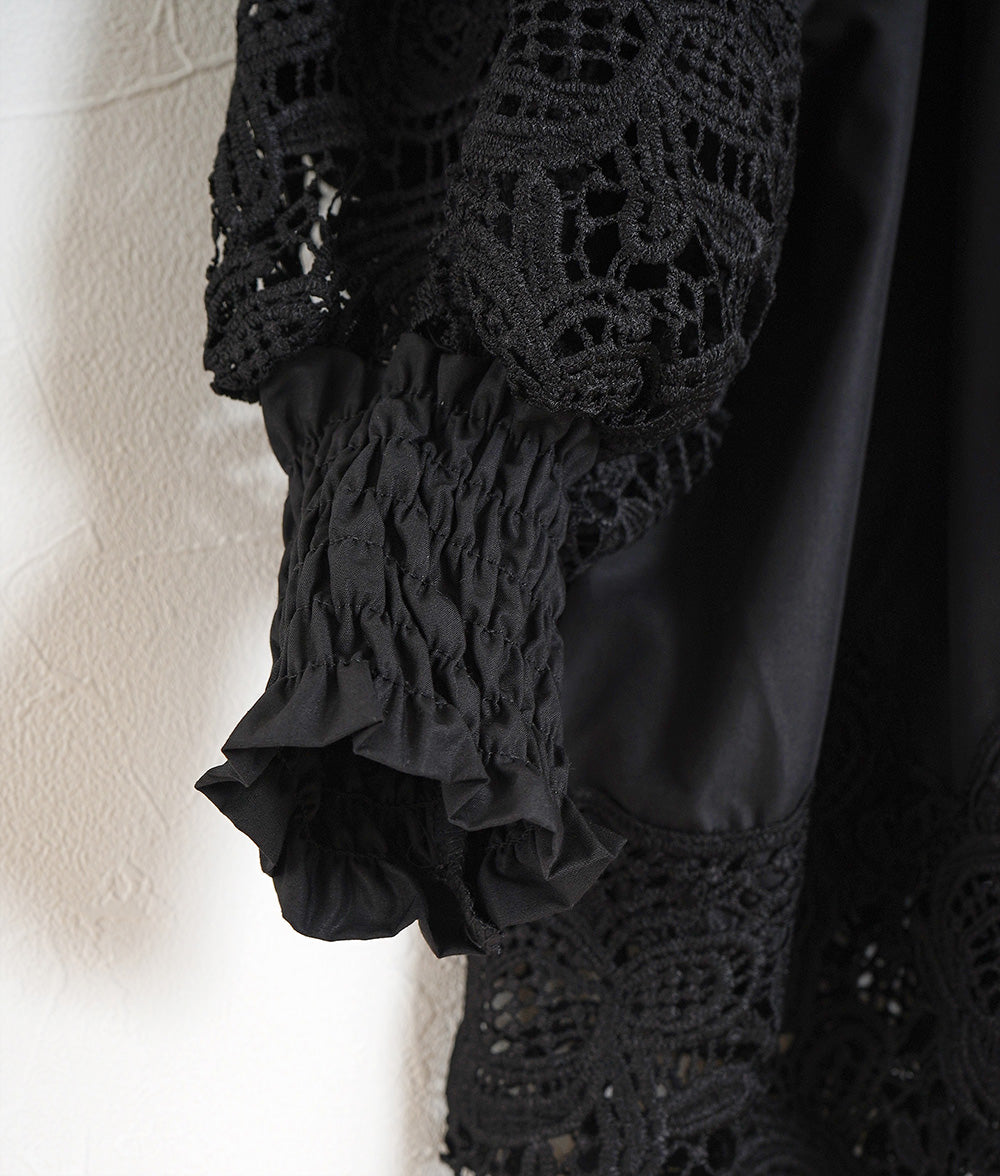 Floral lace and ruched blouse