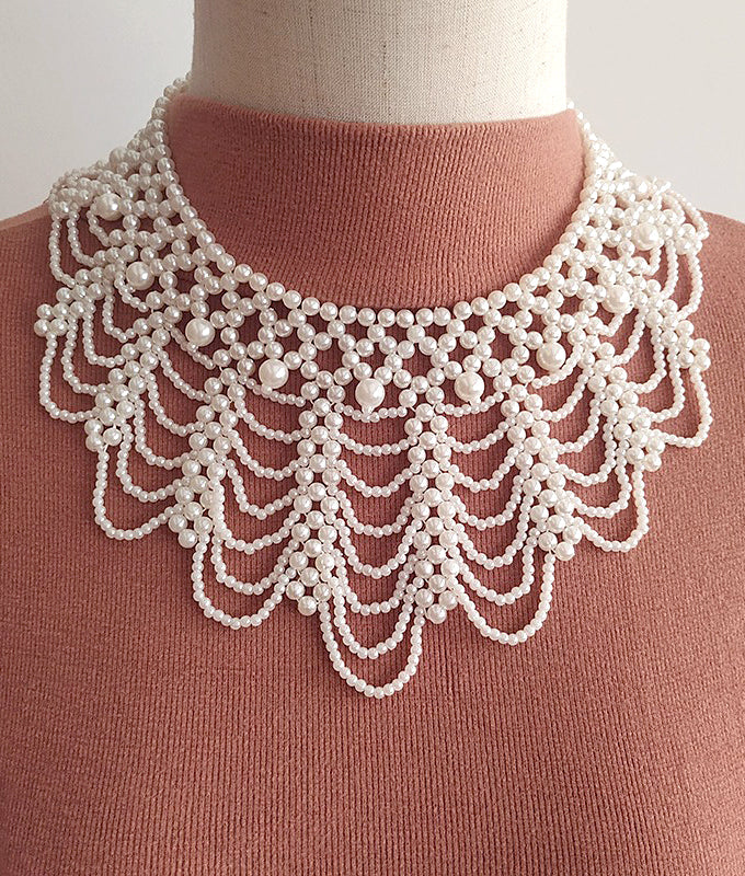 Chandelier-like pearl necklace