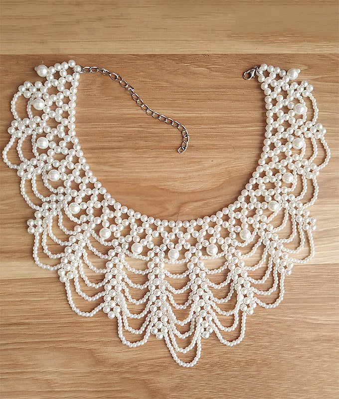 Chandelier-like pearl necklace