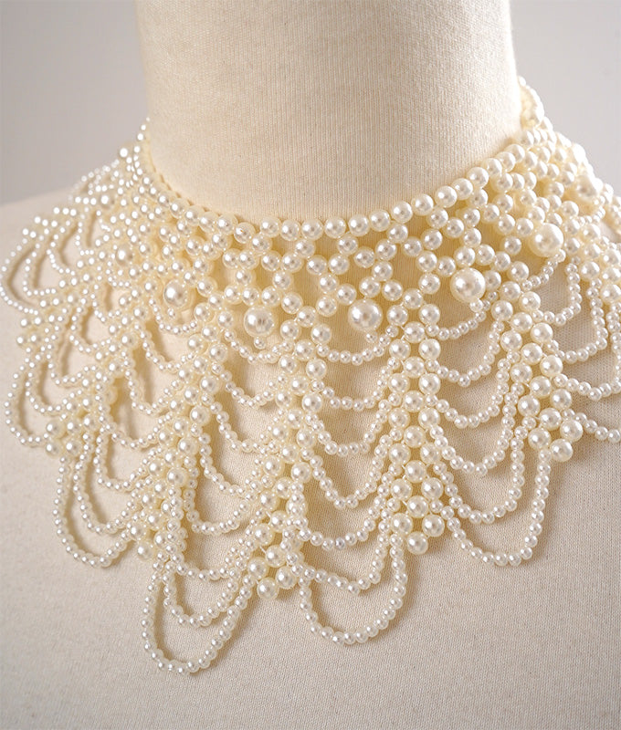 Chandelier-like pearl necklace