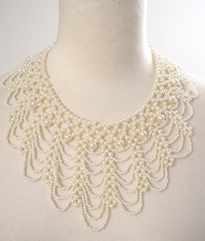 Chandelier-like pearl necklace