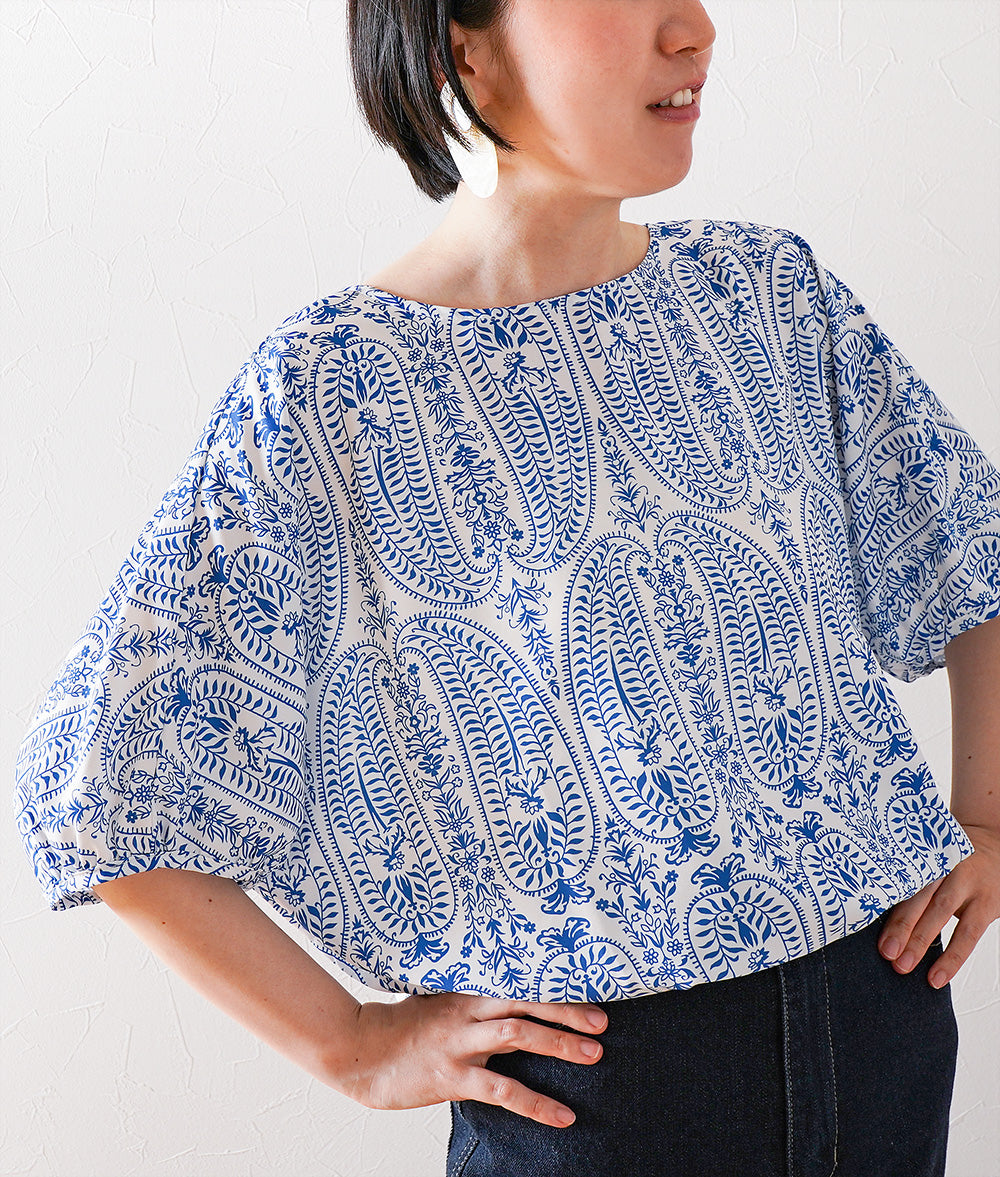 Blouse with ribbon and paisley pattern
