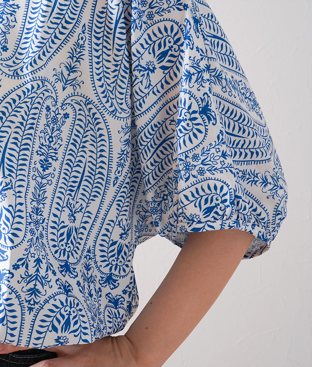 Blouse with ribbon and paisley pattern