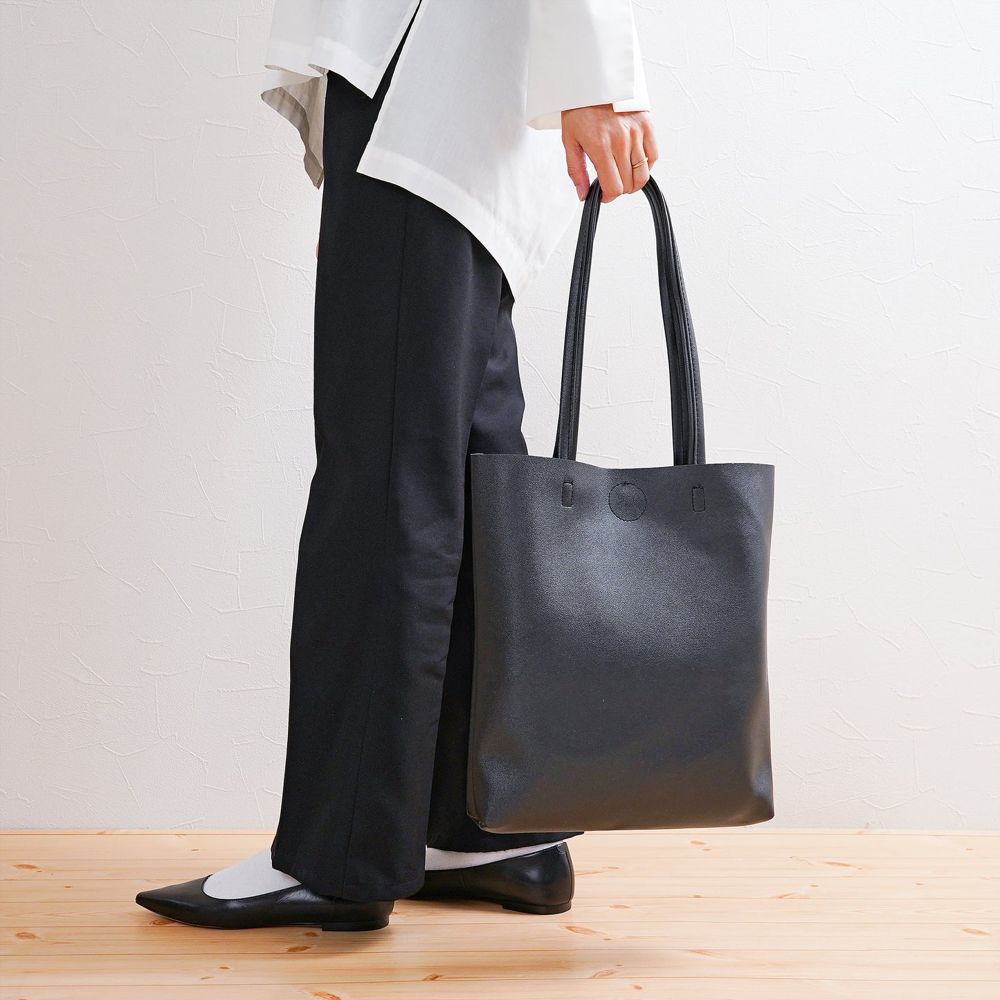 Eco leather vertical tote bag