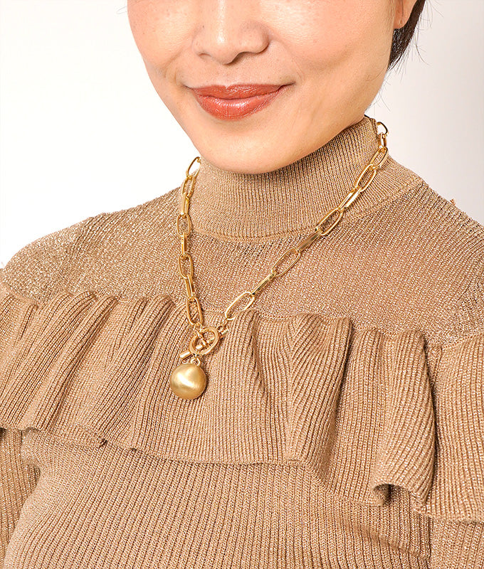 Metal ball design necklace