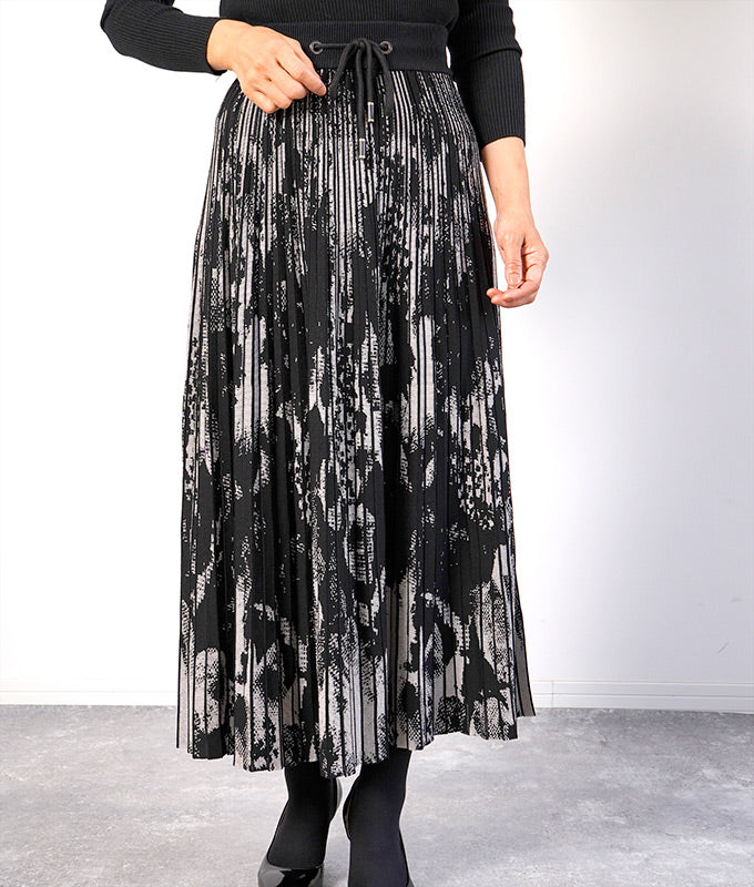 Jacquard knit long skirt