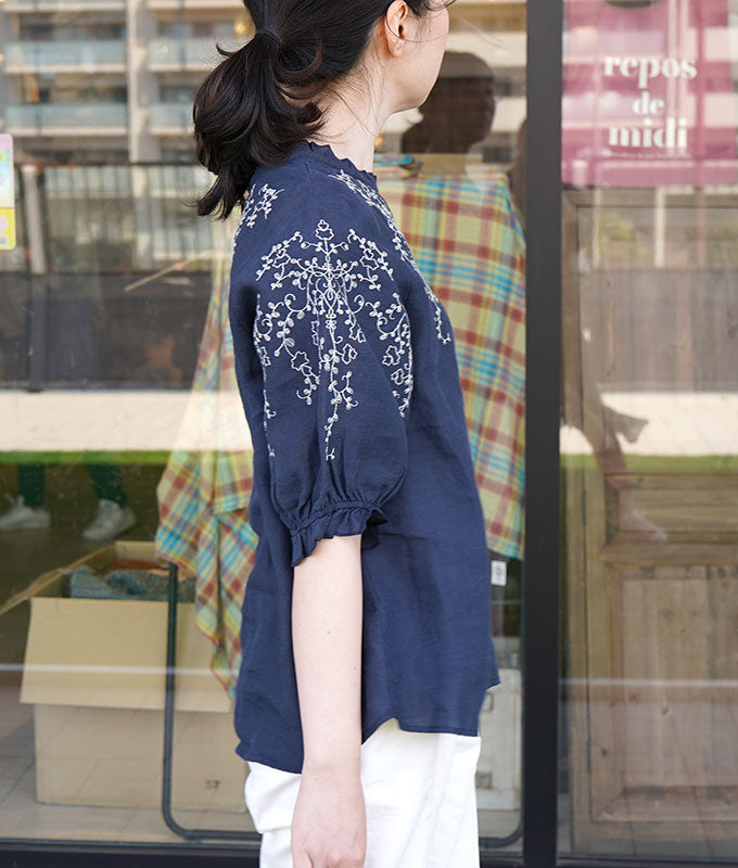 Ivy embroidary linen blouse