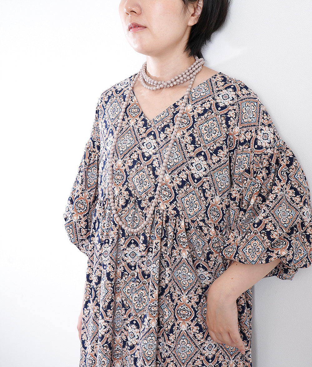Silk ball necklace