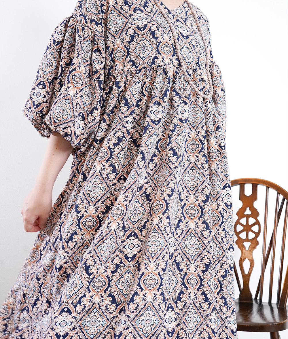Arabesque navy balloon dress
