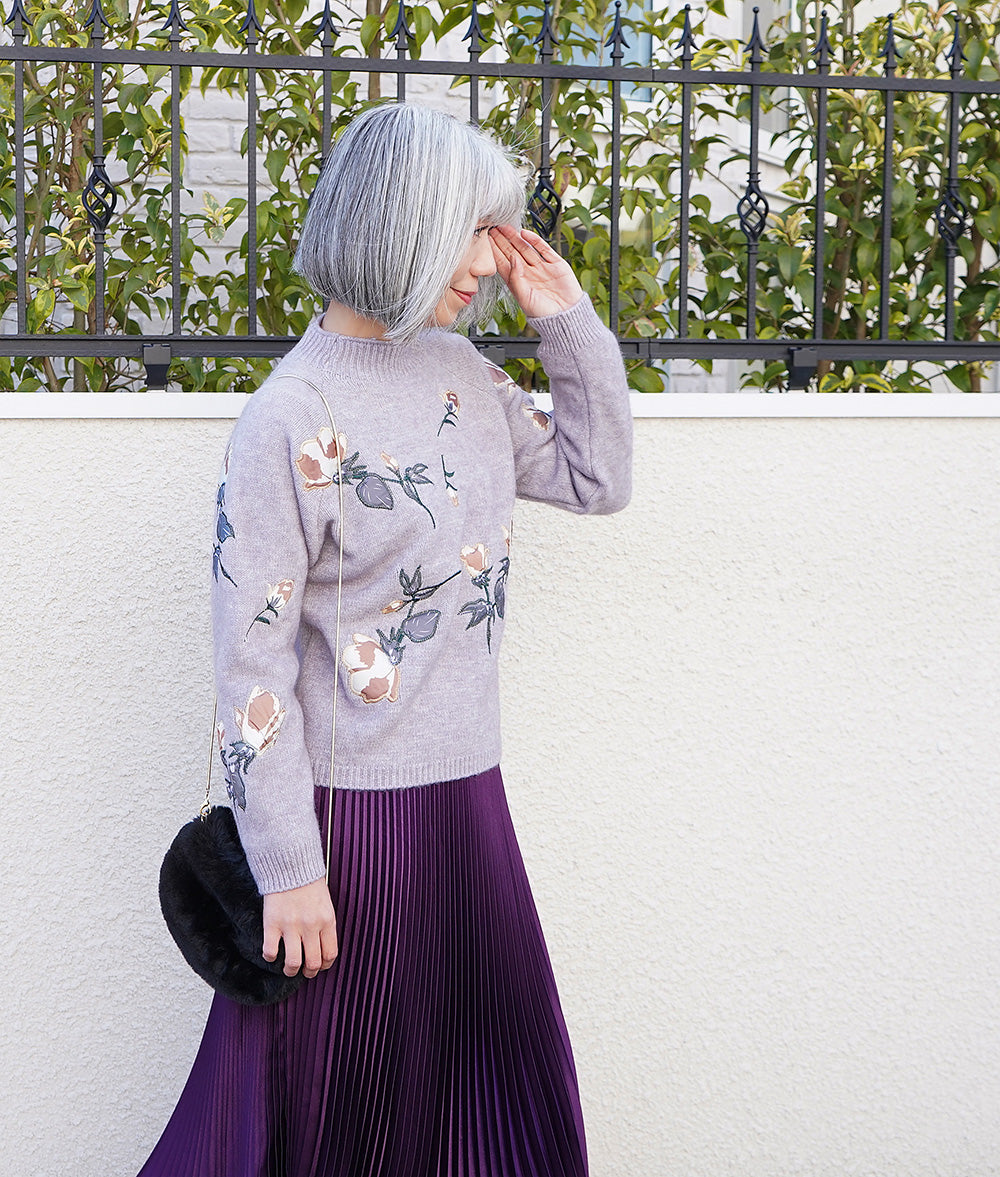 Satin flower embroidered knit