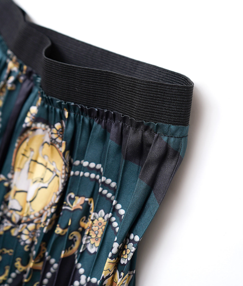 Pleated skirt like wearing a scarf