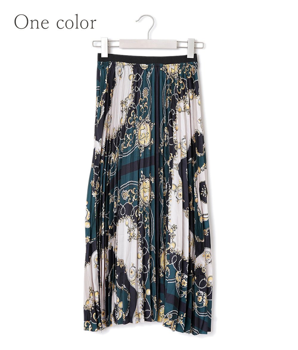 Pleated skirt like wearing a scarf
