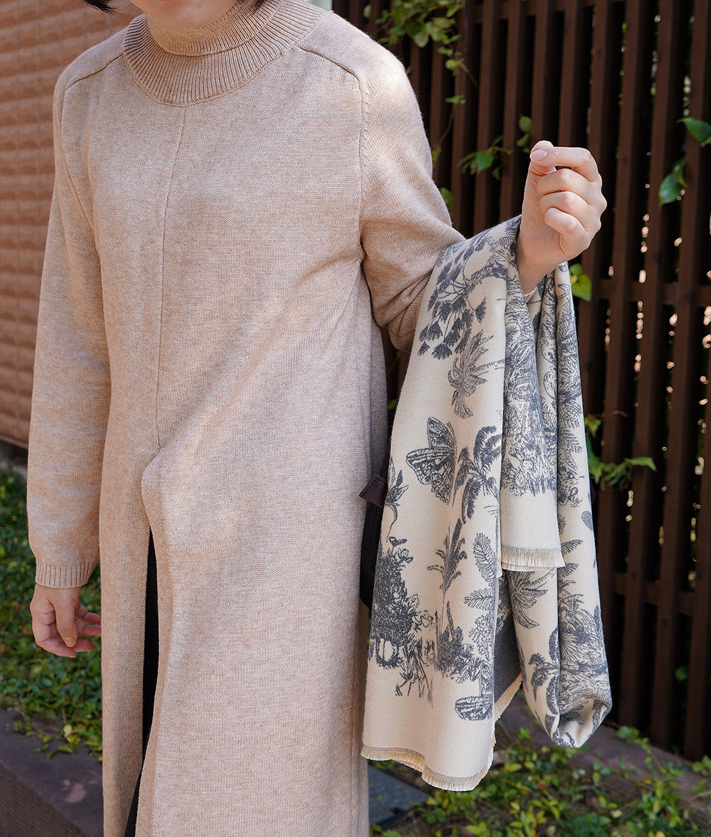 Reversible botanical stole