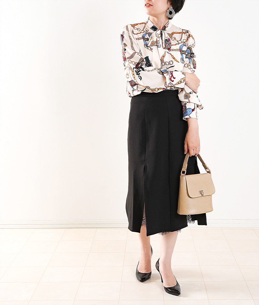 Chain pattern bow tie blouse