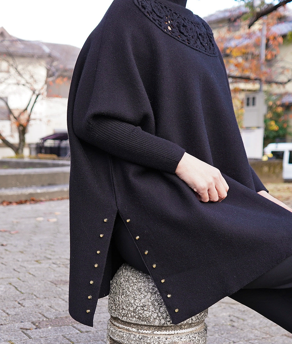 Glittering studs and crochet dolman knit