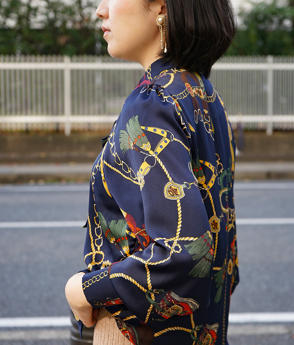 【SALE】Scarf pattern bowtie navy blouse