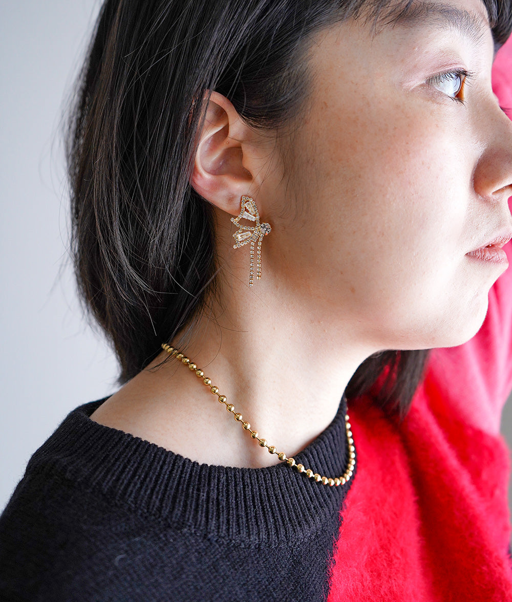 Shaking butterfly earrings