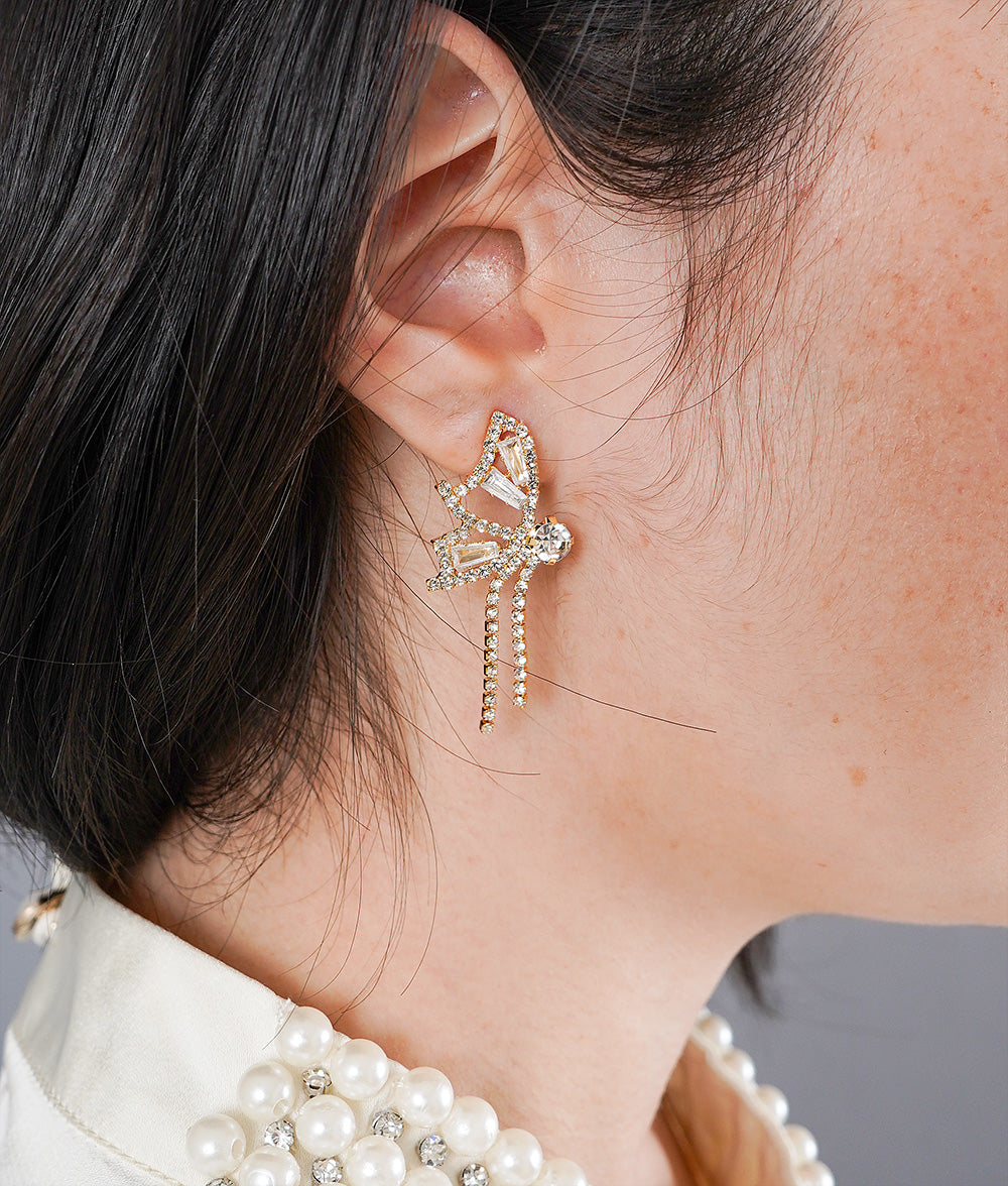 Shaking butterfly earrings