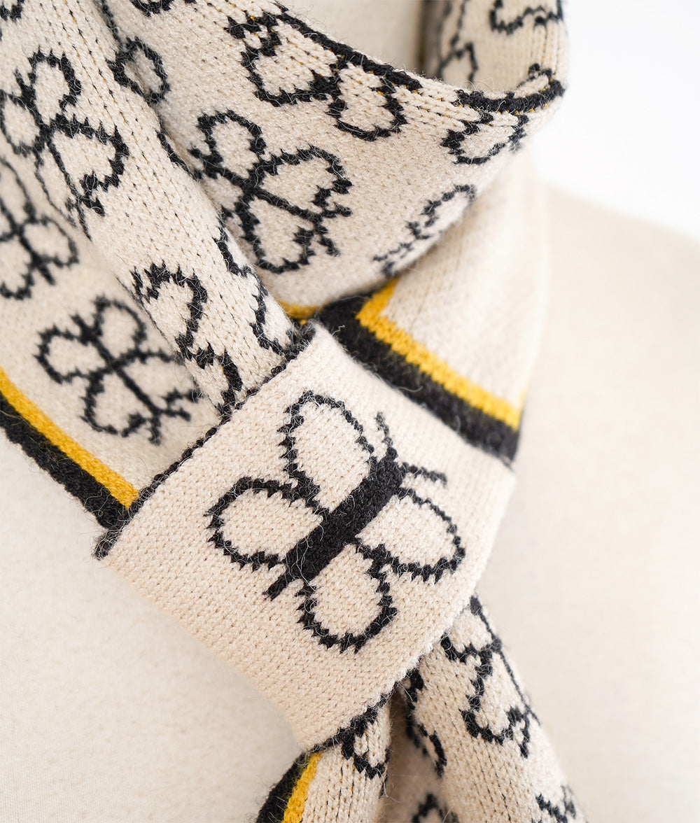 Butterfly pattern knit muffler