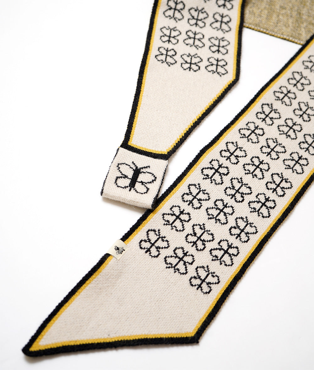 Butterfly pattern knit muffler