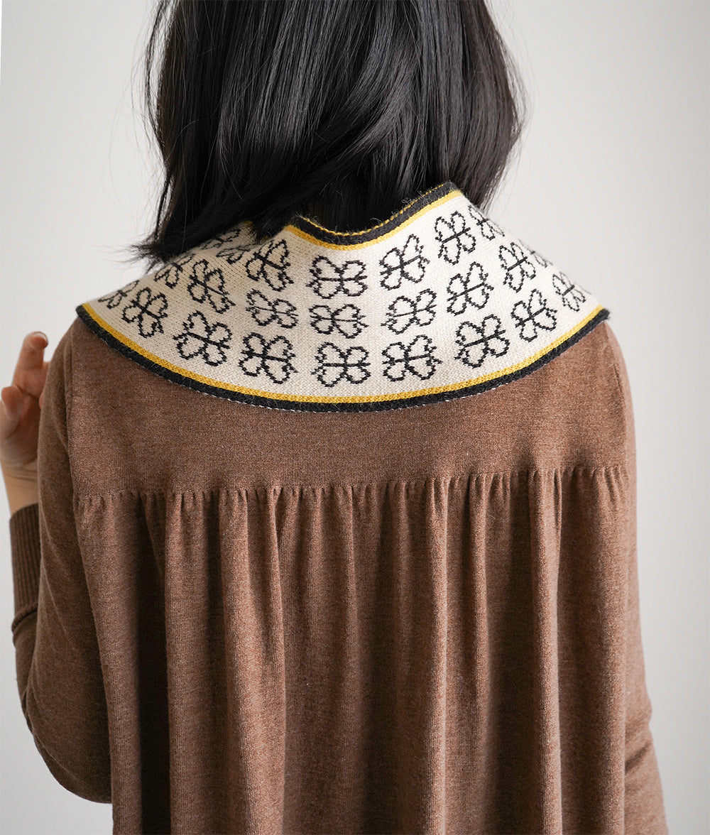 Butterfly pattern knit muffler
