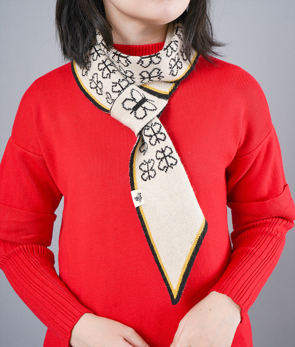 Butterfly pattern knit muffler