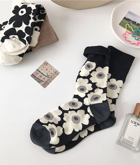 Playful art flower middle length socks
