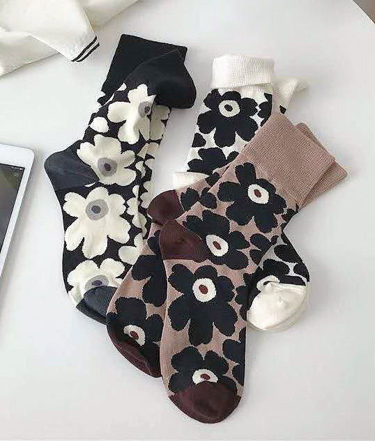 Playful art flower middle length socks