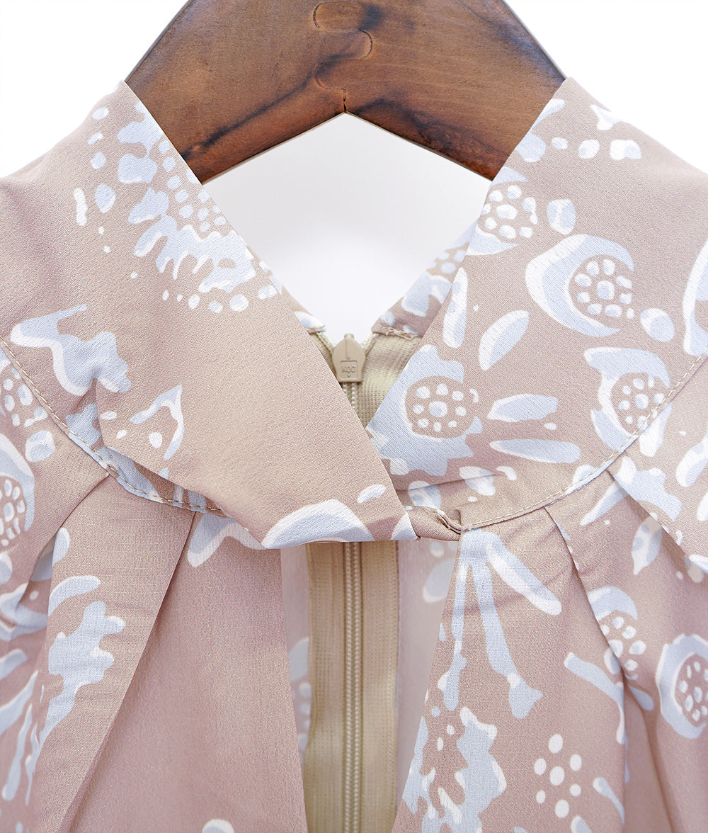 【SALE】Water pattern blouse with twisted collar
