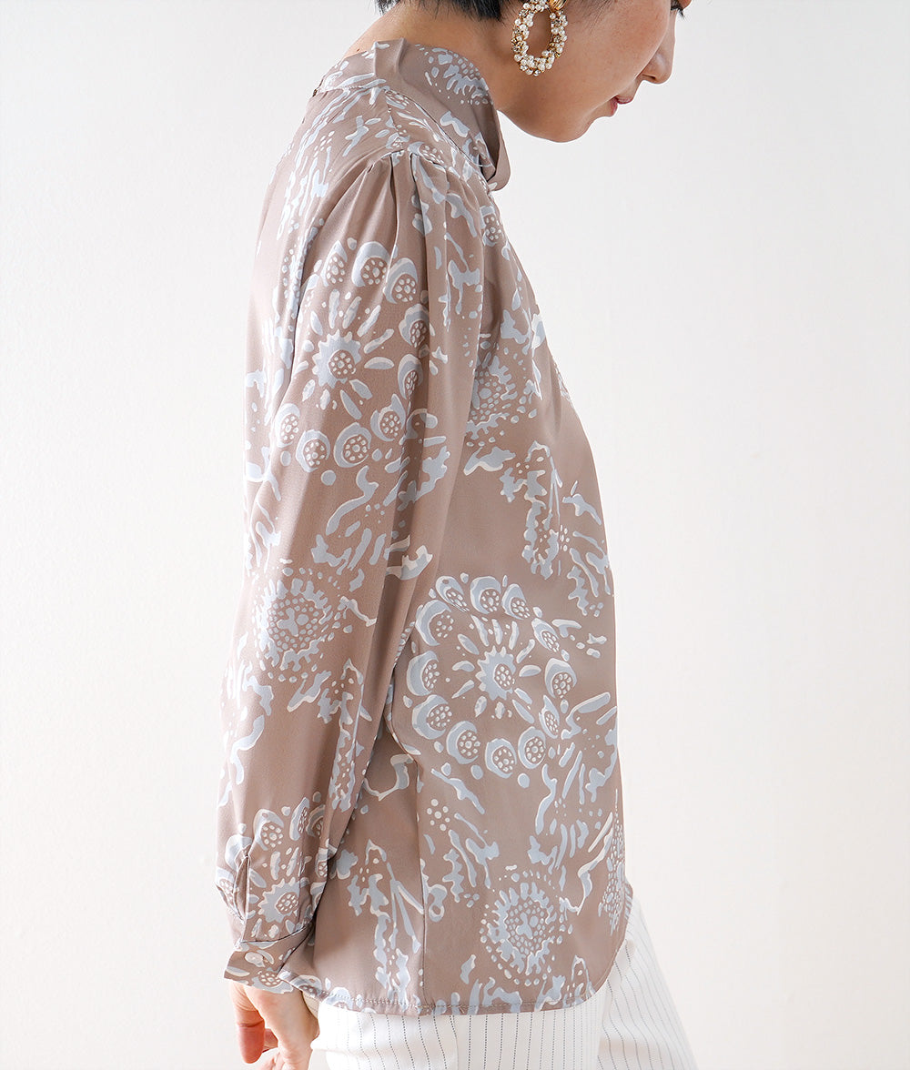 【SALE】Water pattern blouse with twisted collar