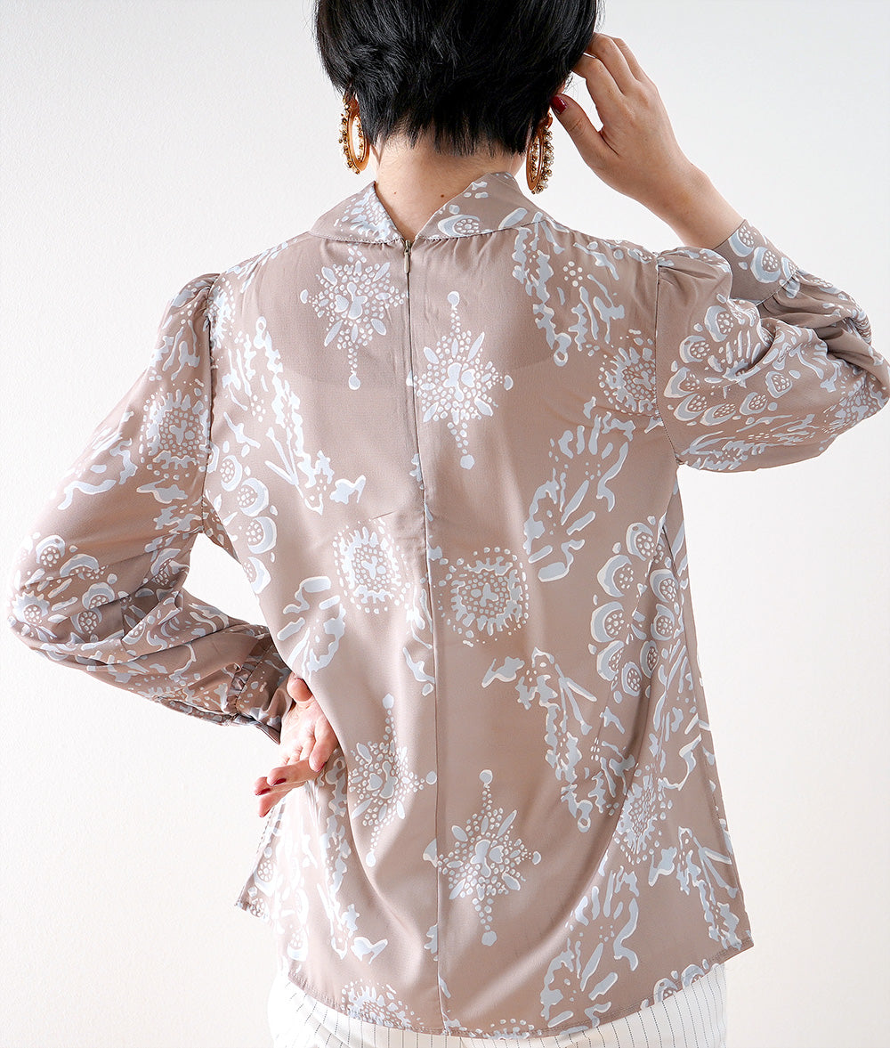 【SALE】Water pattern blouse with twisted collar