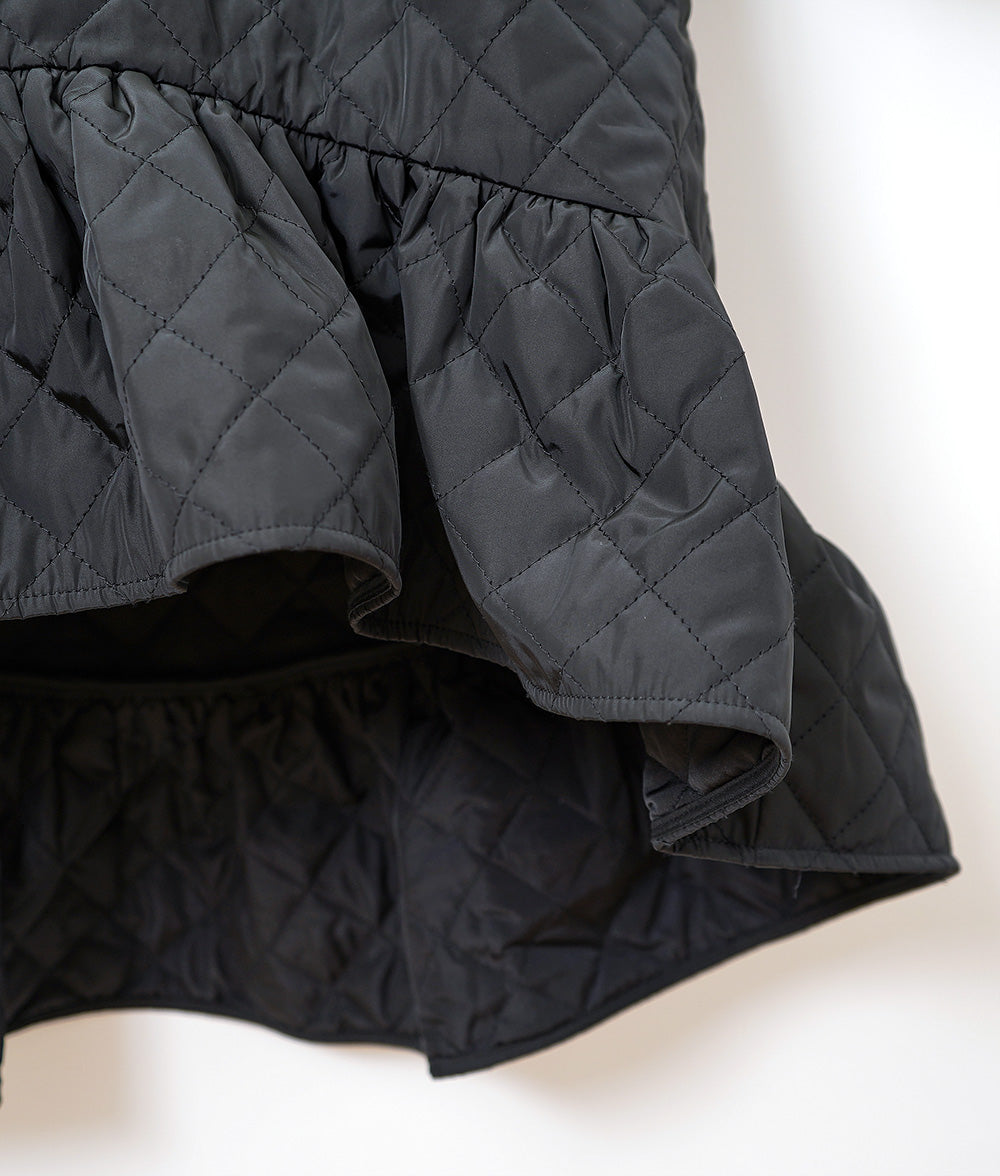 Frill quilted dress that charms you in black