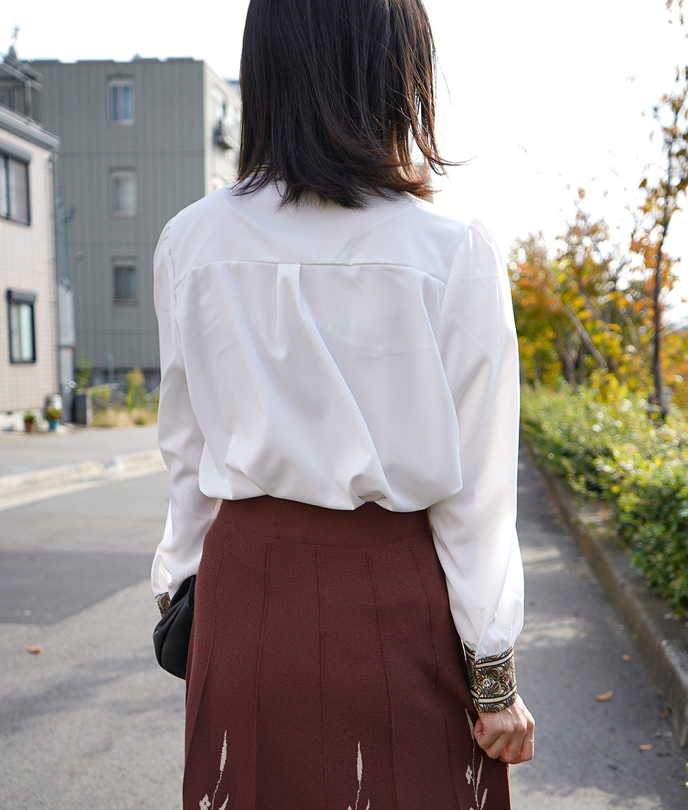 Art nouveau pattern and floral embroidery blouse