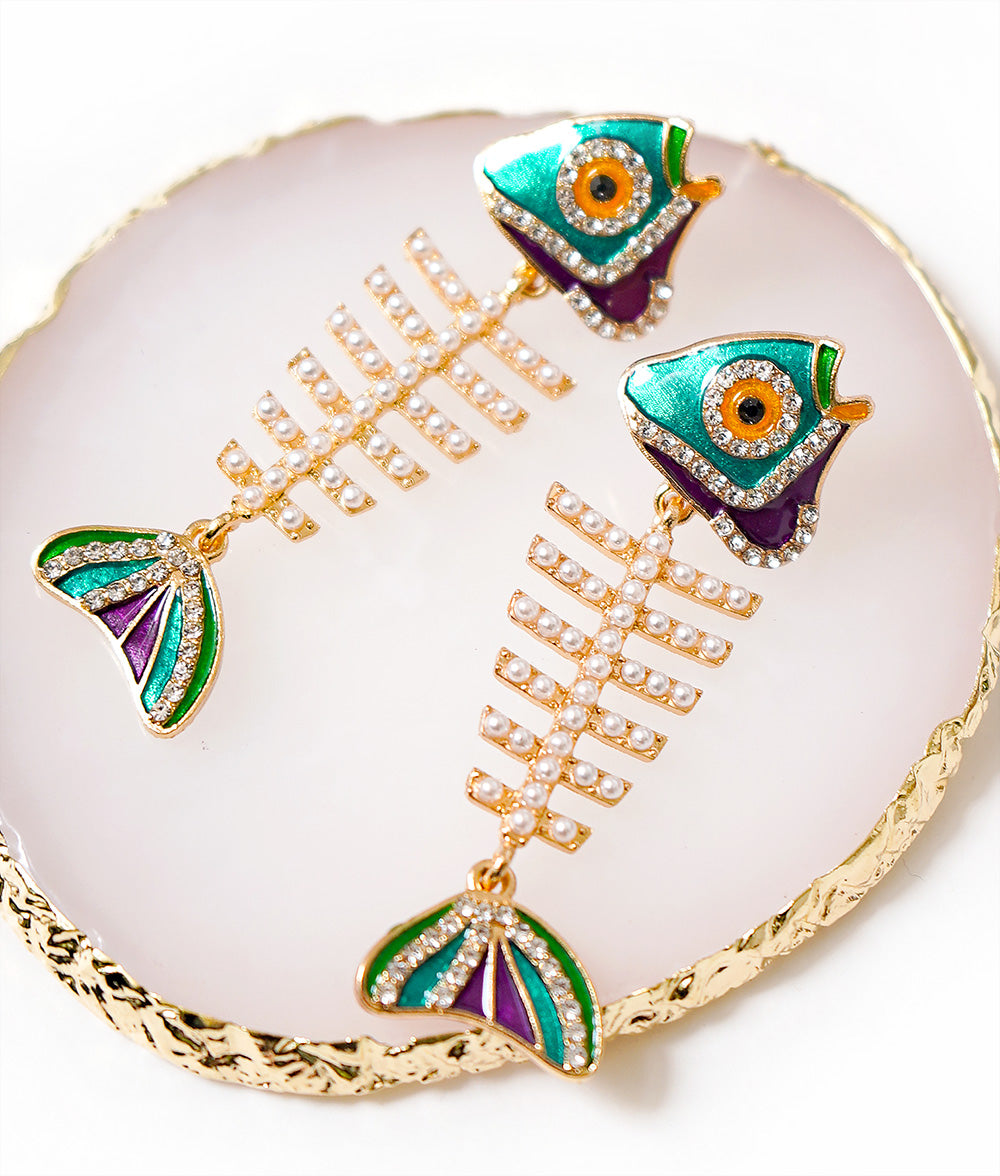 Stone and pearl fish pierce