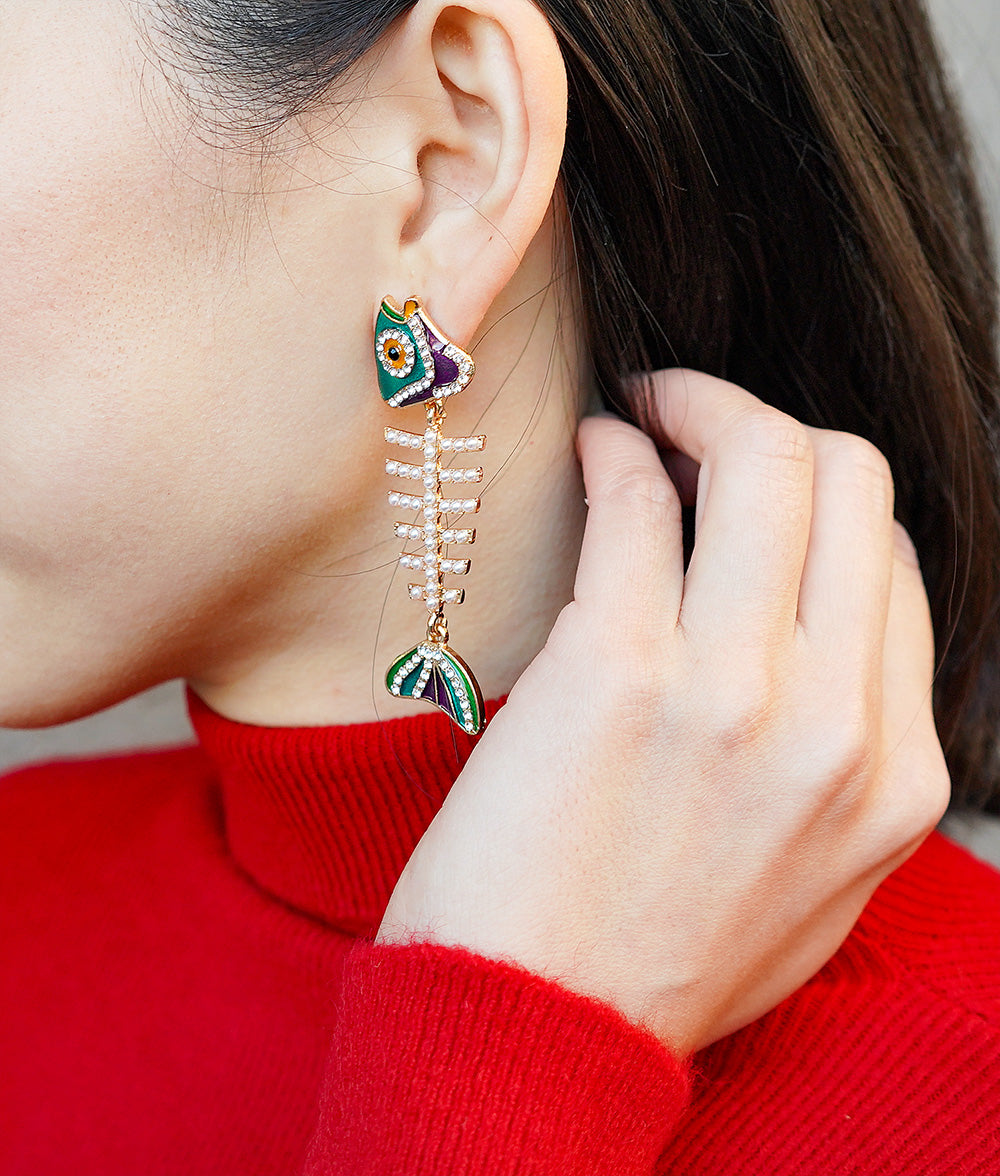 Stone and pearl fish pierce