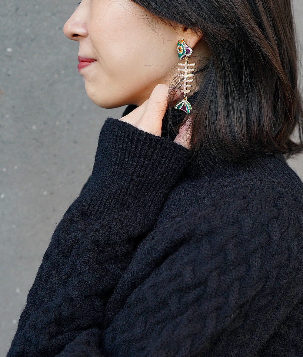 Stone and pearl fish pierce