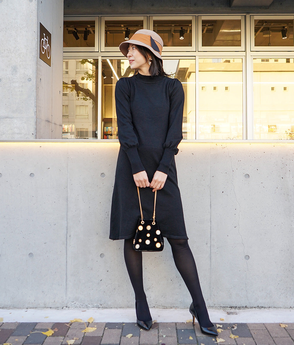 Point sleeve knit dress with belt