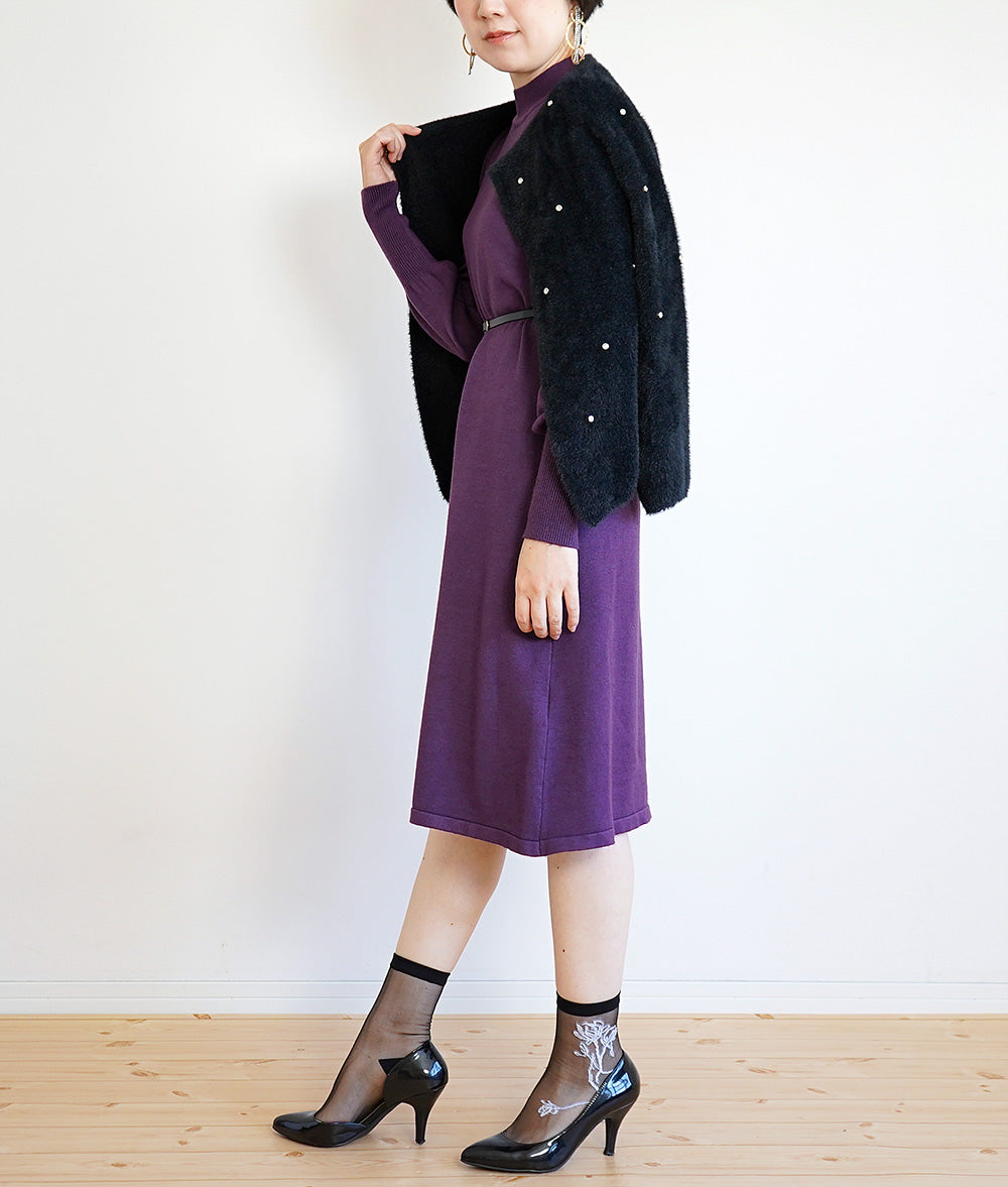 Point sleeve knit dress with belt