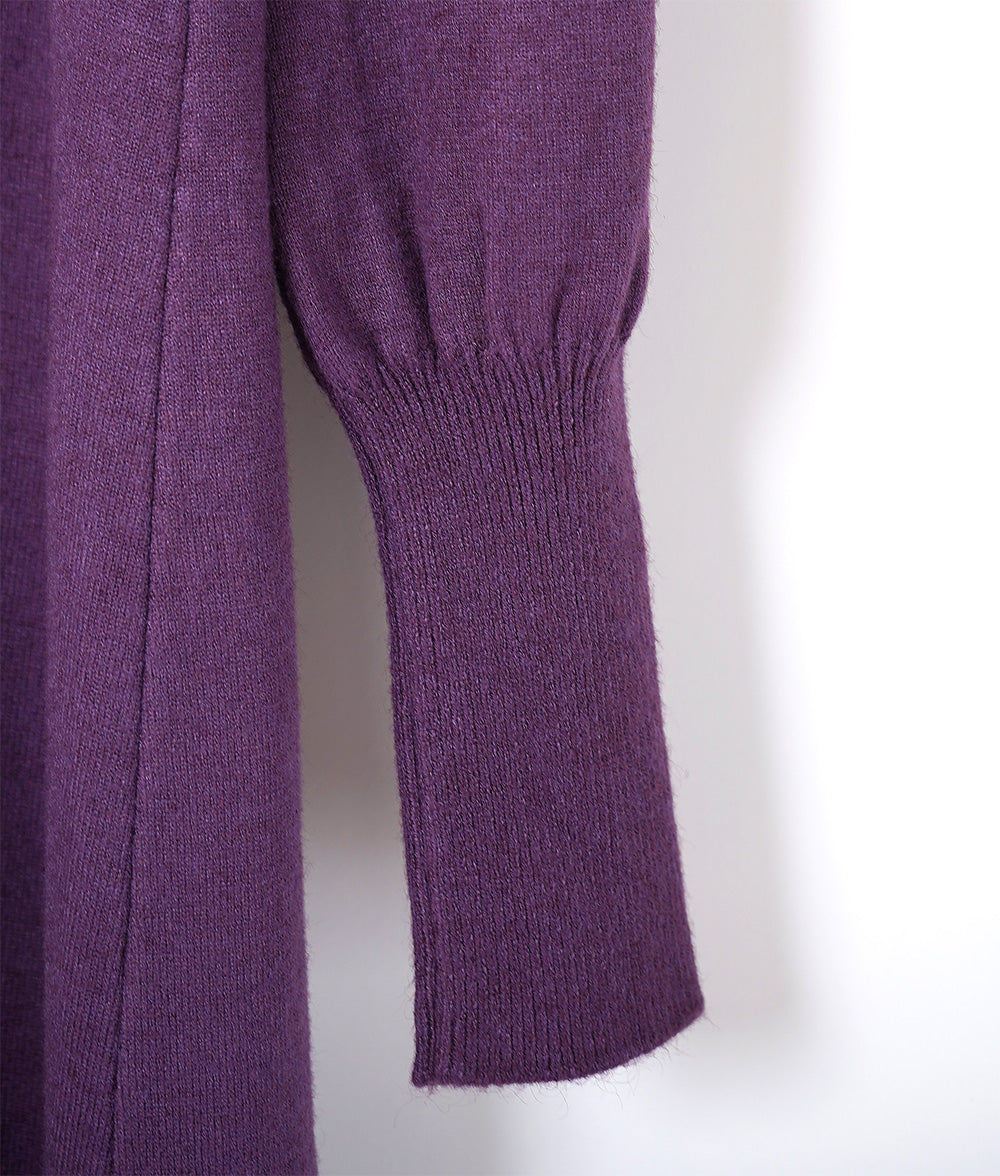 Point sleeve knit dress with belt