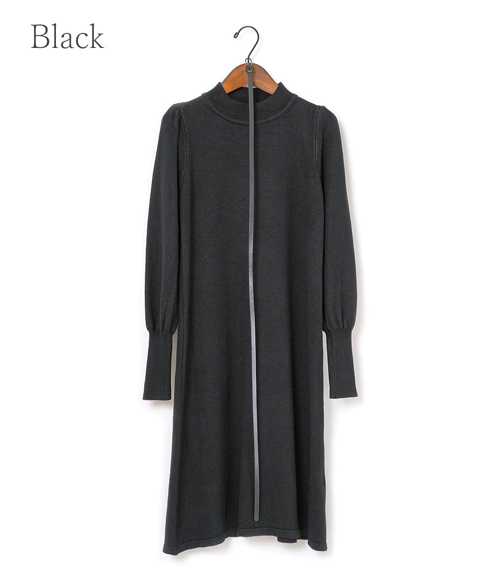 Point sleeve knit dress with belt