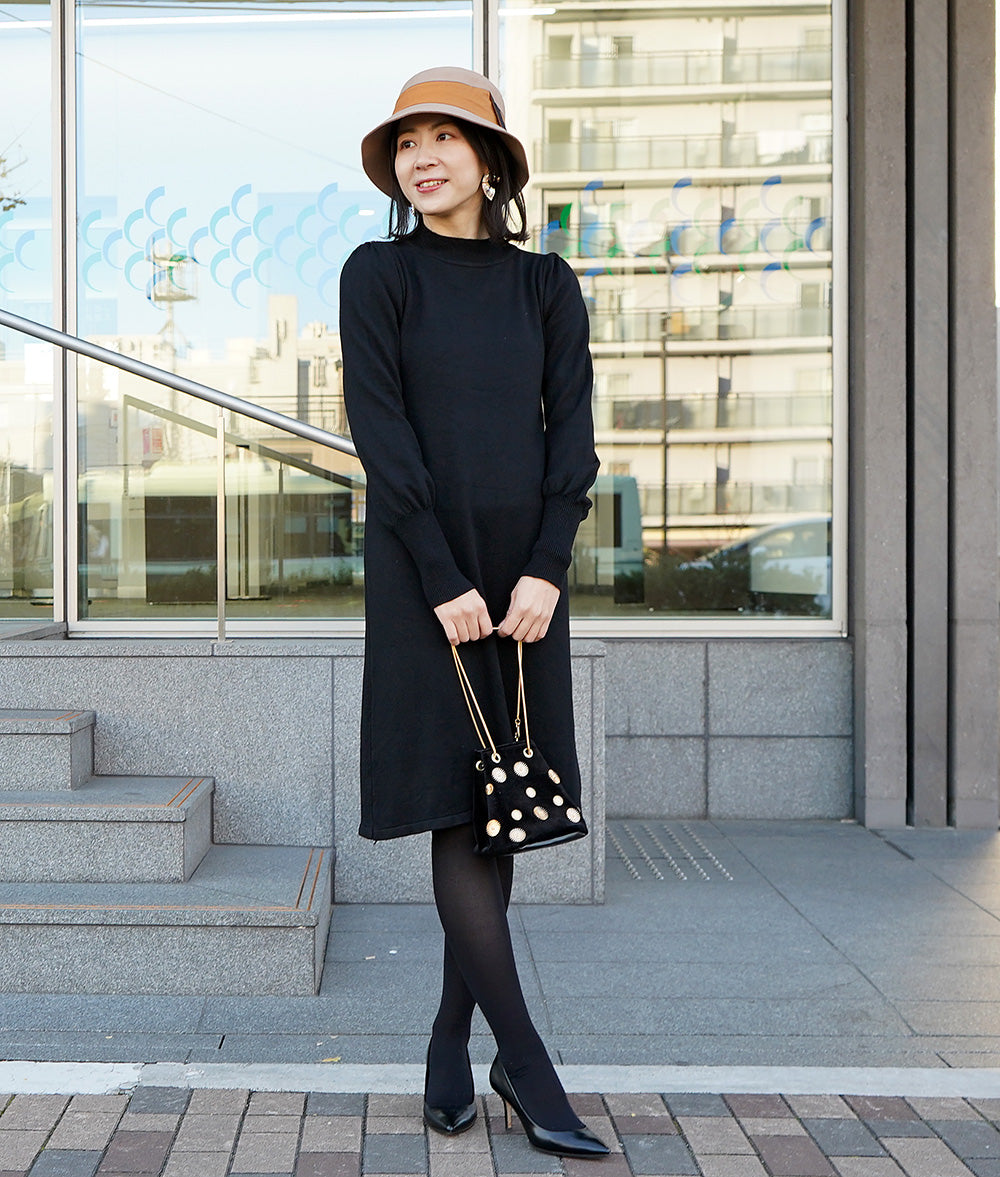 Point sleeve knit dress with belt