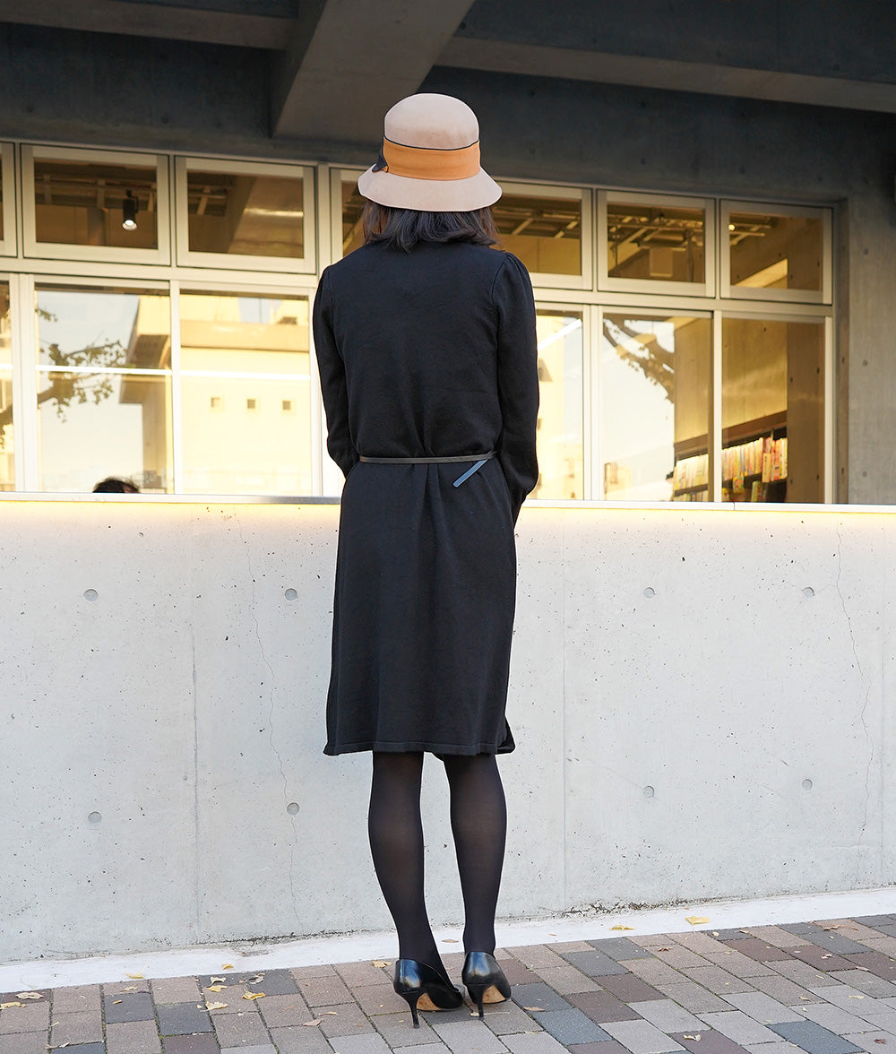 Point sleeve knit dress with belt