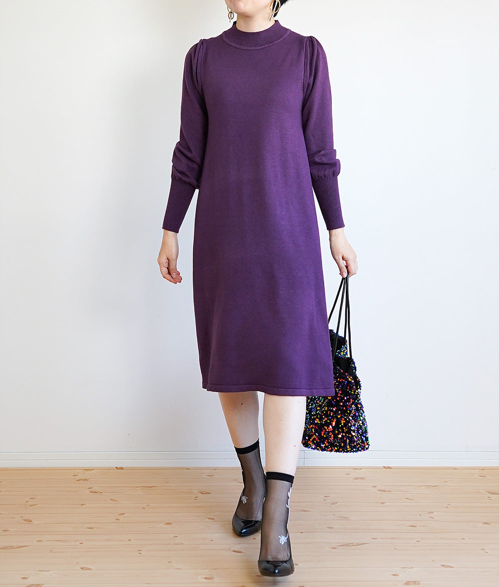 Point sleeve knit dress with belt