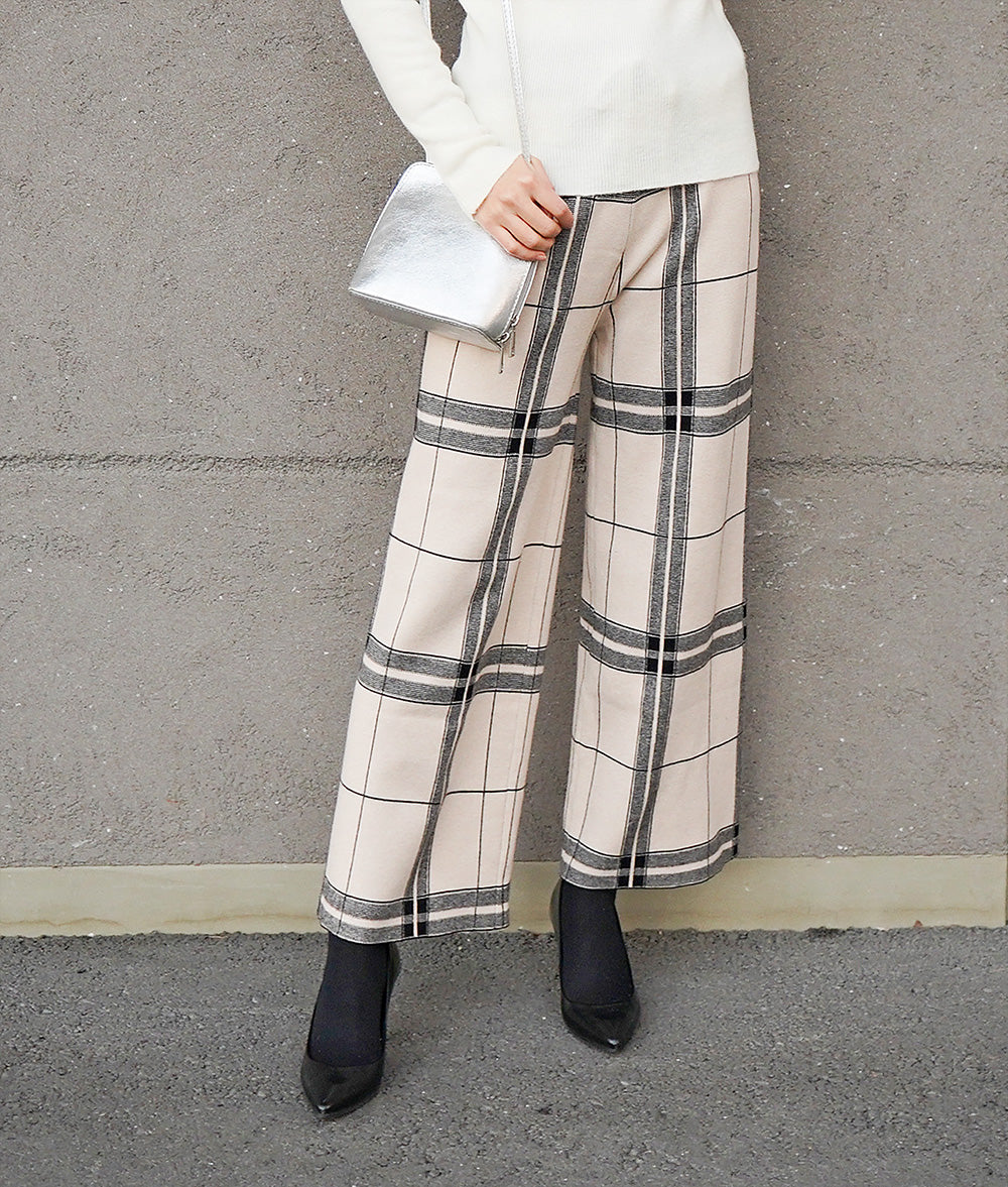 Large check knit wide pants