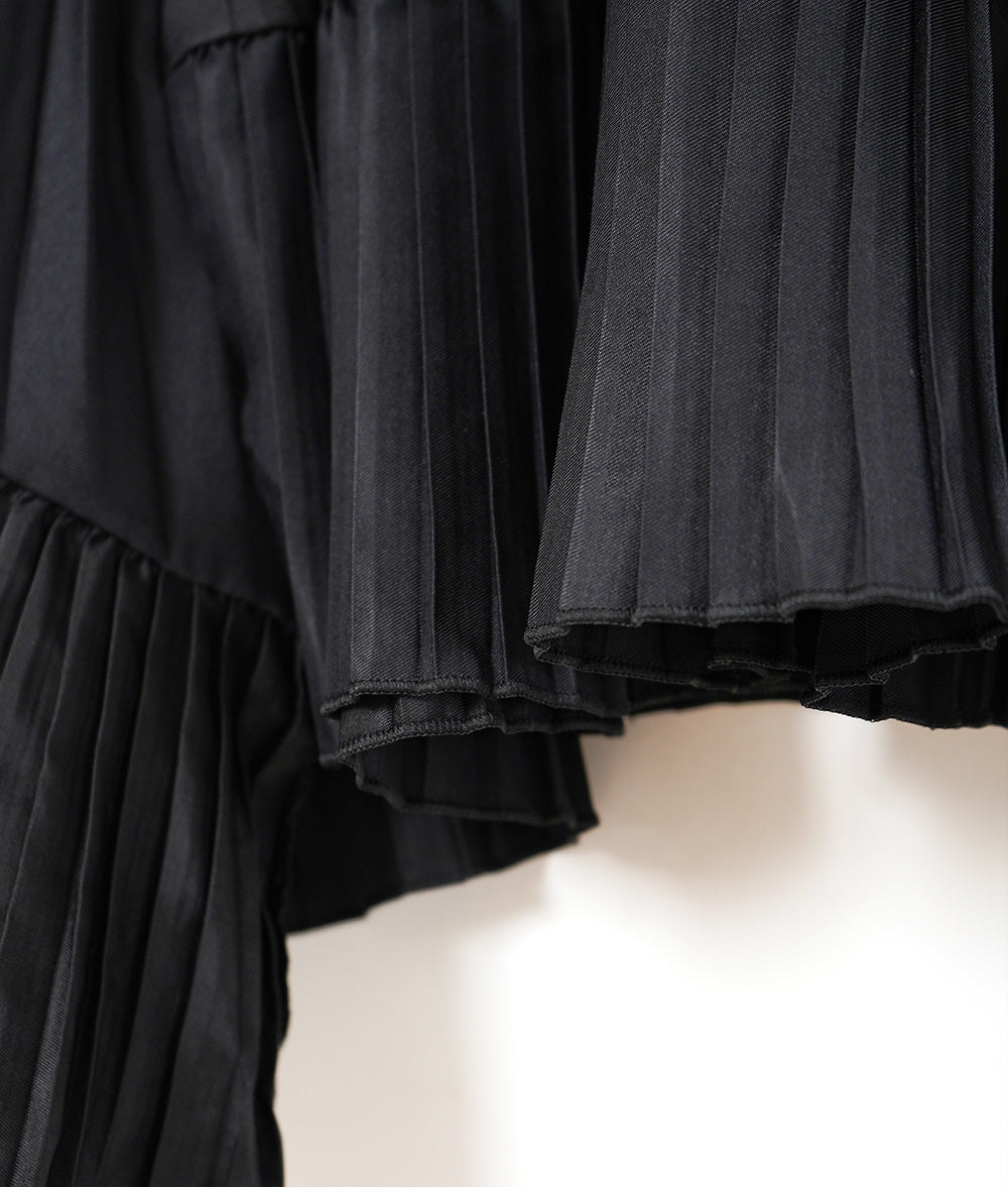 【SALE】Pleated skirt with asymmetric hem