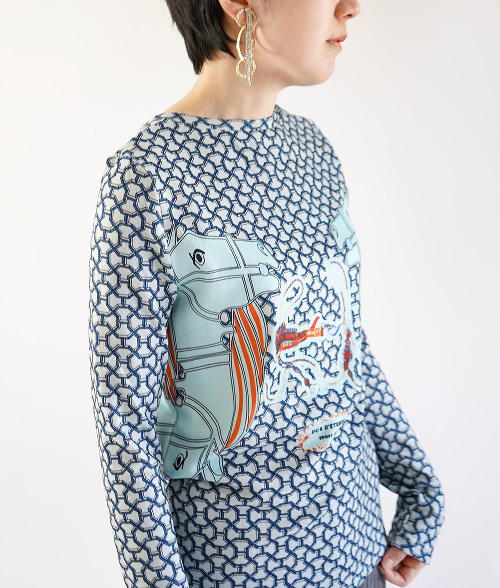 Chain and horse print top