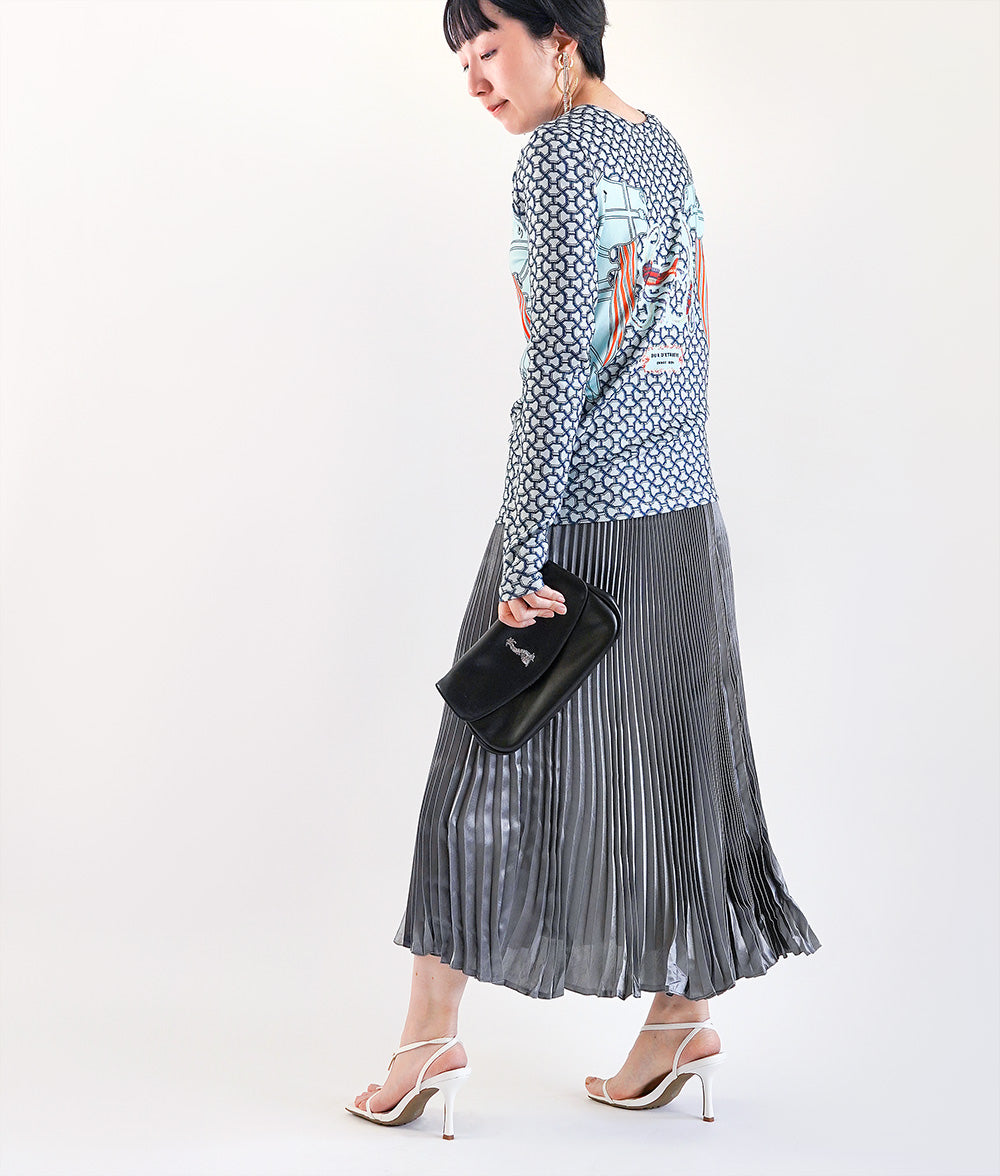 Chain and horse print top