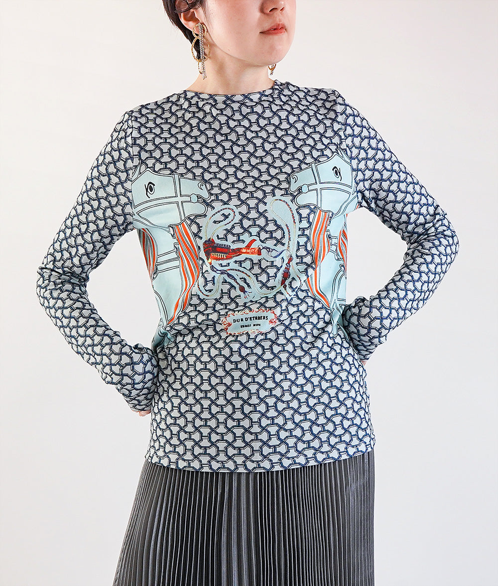 Chain and horse print top